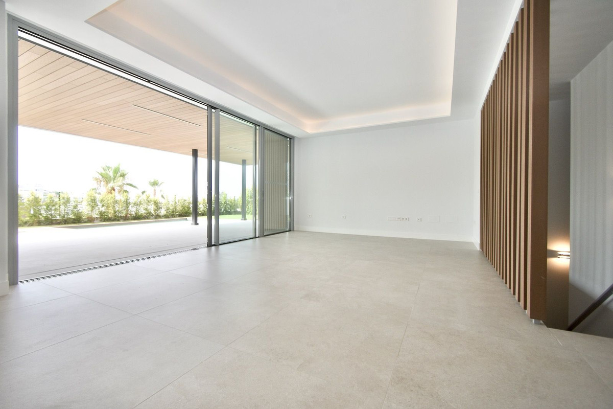3 Bed Apartment for sale in Marbella Costa Del Sol, Málaga, Spain