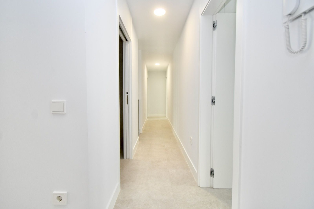 3 Bed Apartment for sale in Marbella Costa Del Sol, Málaga, Spain