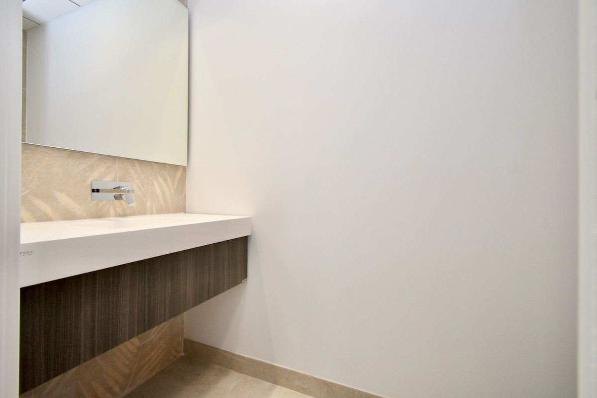 3 Bed Apartment for sale in Marbella Costa Del Sol, Málaga, Spain