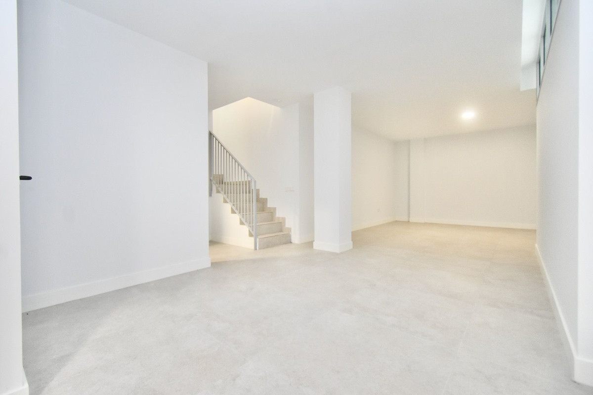3 Bed Apartment for sale in Marbella Costa Del Sol, Málaga, Spain