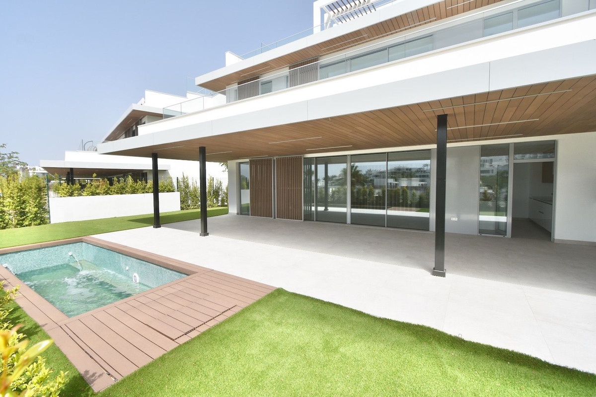 3 Bed Apartment for sale in Marbella Costa Del Sol, Málaga, Spain