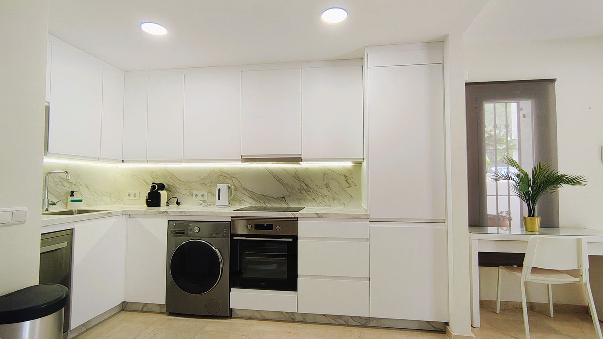 2 Bed Apartment for sale in Nueva Andalucía Costa Del Sol, Málaga, Spain