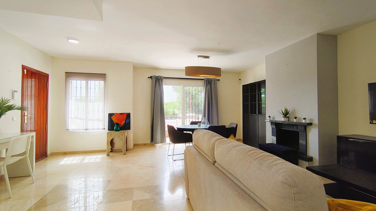 2 Bed Apartment for sale in Nueva Andalucía Costa Del Sol, Málaga, Spain
