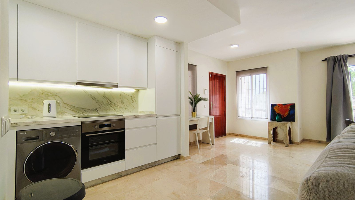 2 Bed Apartment for sale in Nueva Andalucía Costa Del Sol, Málaga, Spain
