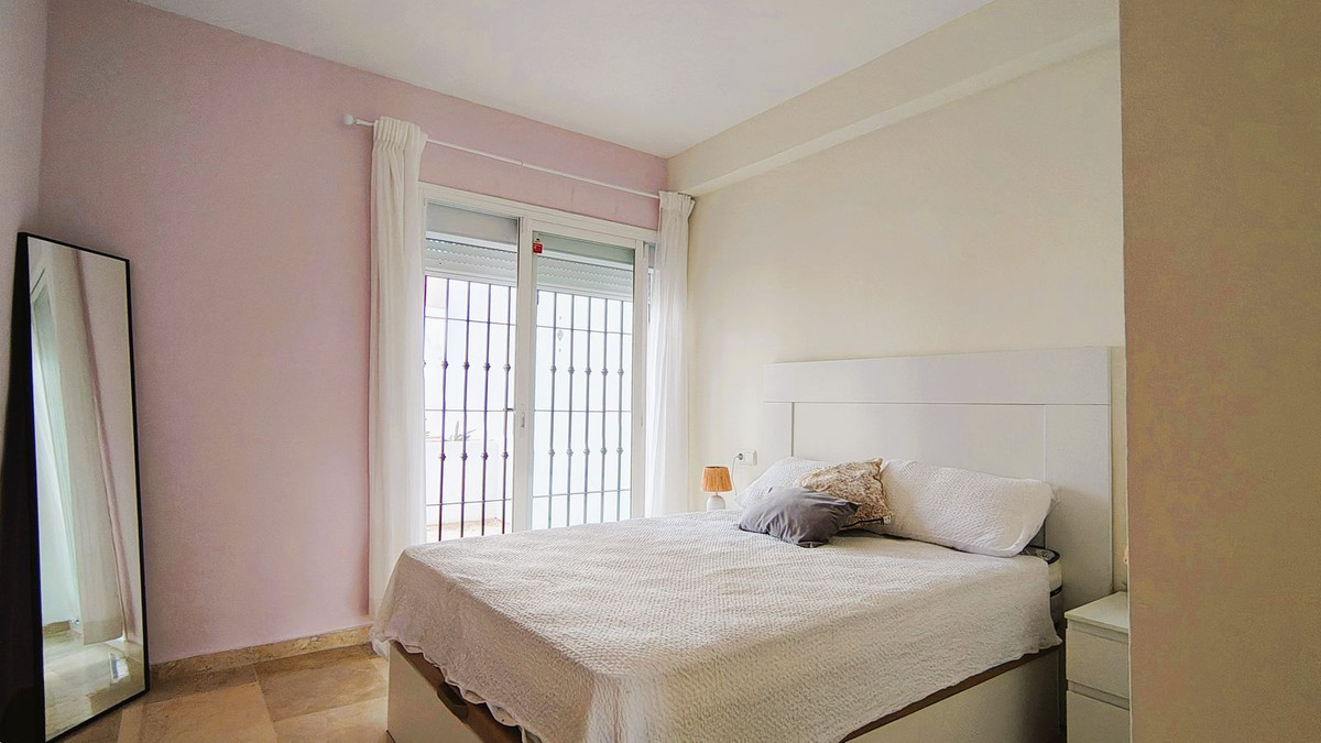 2 Bed Apartment for sale in Nueva Andalucía Costa Del Sol, Málaga, Spain