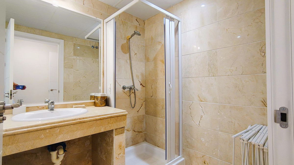 2 Bed Apartment for sale in Nueva Andalucía Costa Del Sol, Málaga, Spain