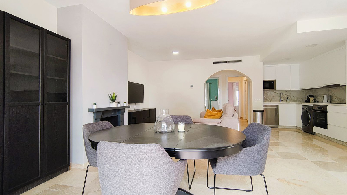 2 Bed Apartment for sale in Nueva Andalucía Costa Del Sol, Málaga, Spain