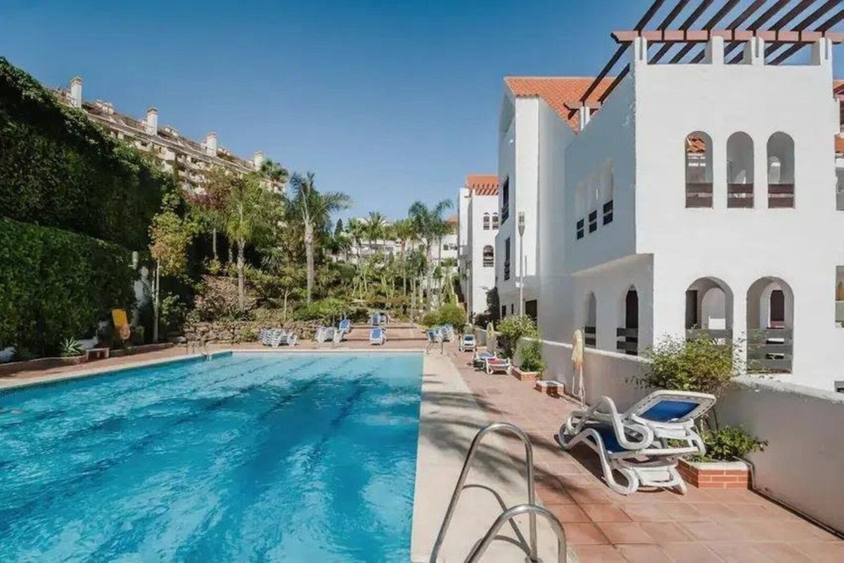 3 Bed Apartment for sale in Nueva Andalucía Costa Del Sol, Málaga, Spain