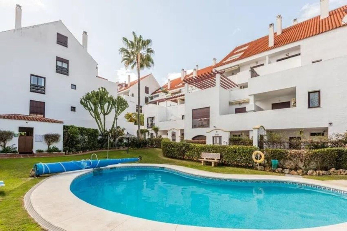 3 Bed Apartment for sale in Nueva Andalucía Costa Del Sol, Málaga, Spain
