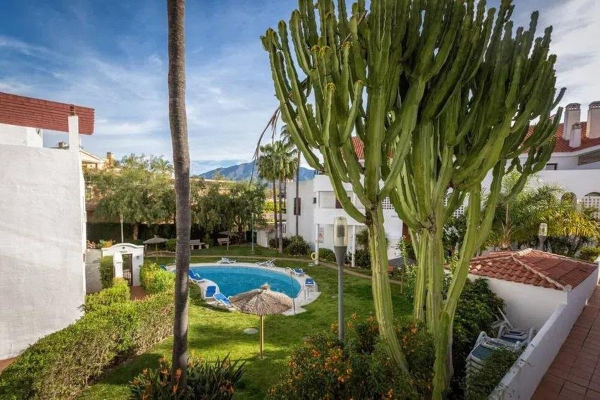 3 Bed Apartment for sale in Nueva Andalucía Costa Del Sol, Málaga, Spain