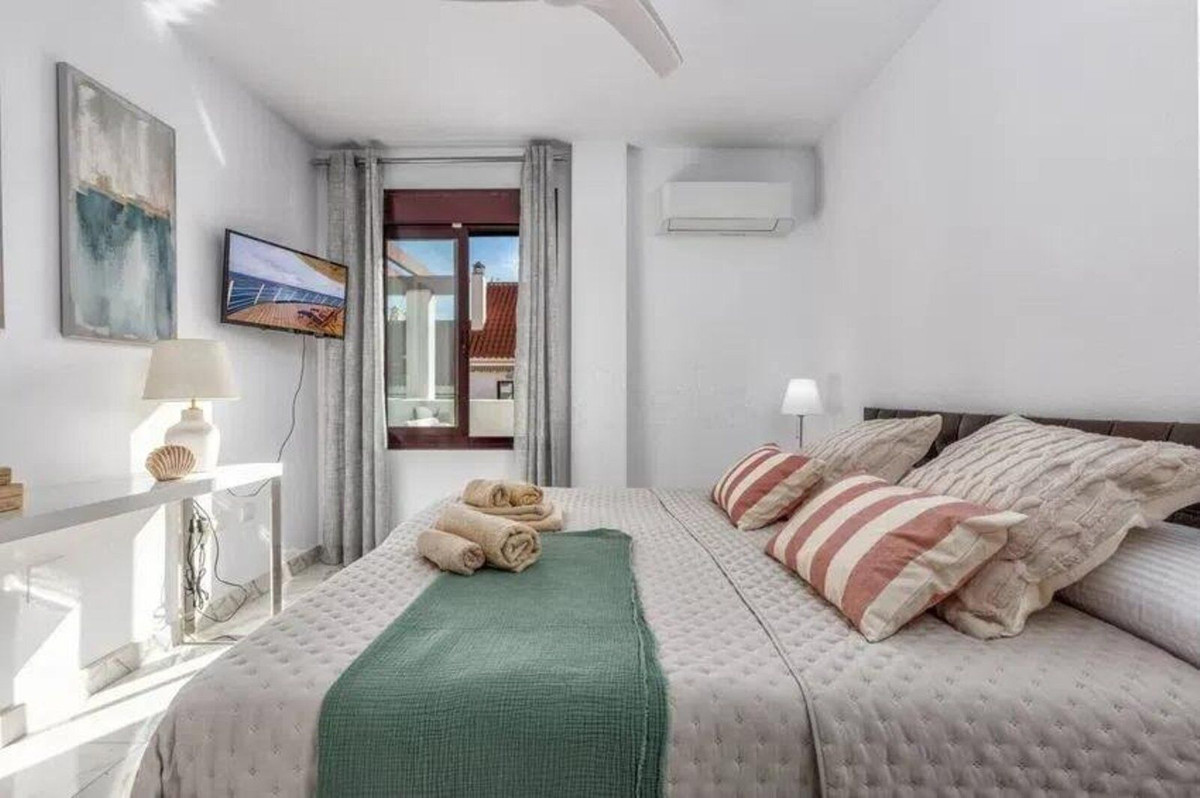 3 Bed Apartment for sale in Nueva Andalucía Costa Del Sol, Málaga, Spain