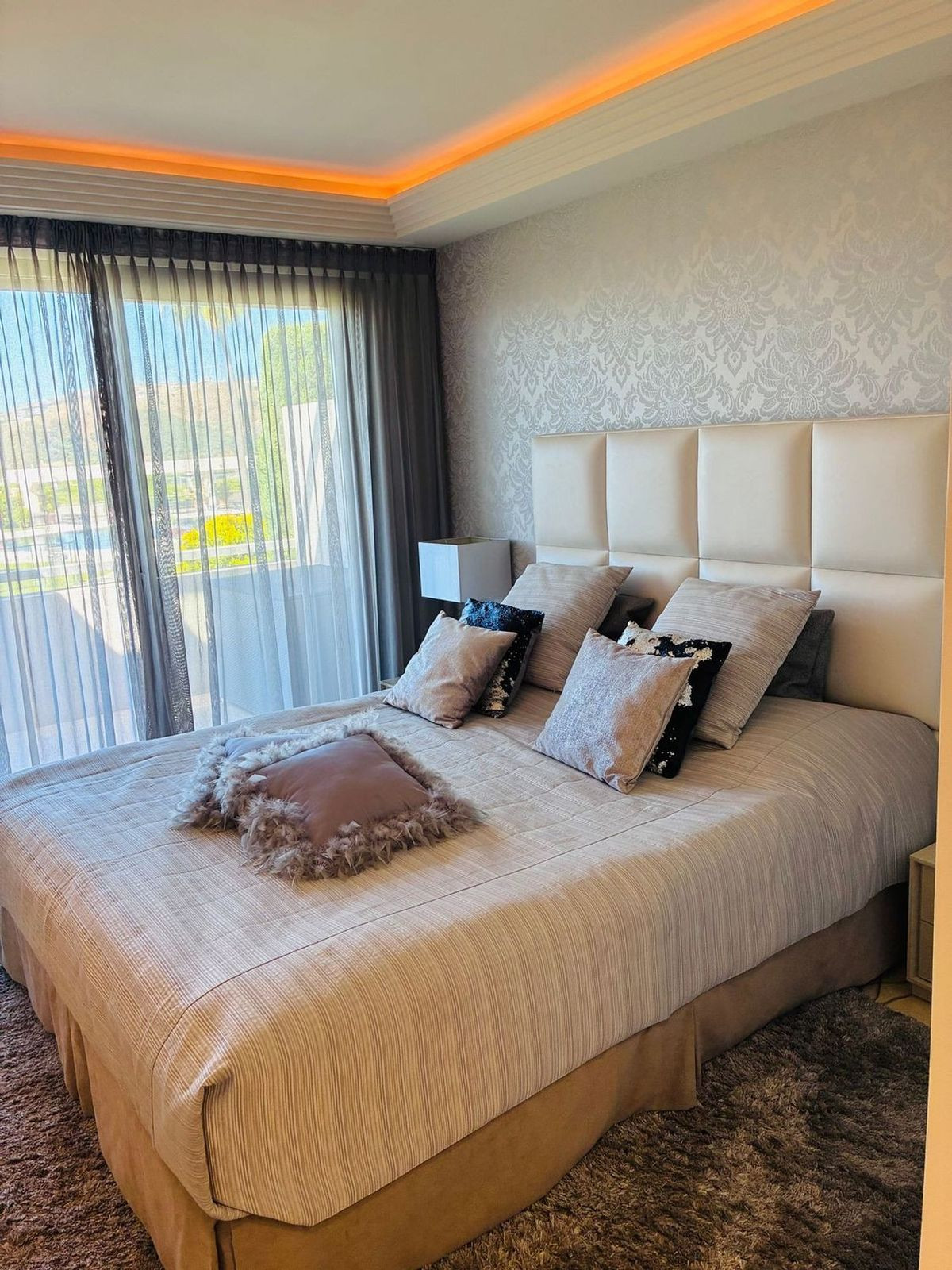 3 Bed Apartment for sale in Benahavís Costa Del Sol, Málaga, Spain