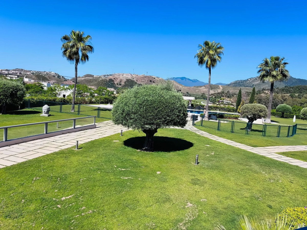 3 Bed Apartment for sale in Benahavís Costa Del Sol, Málaga, Spain