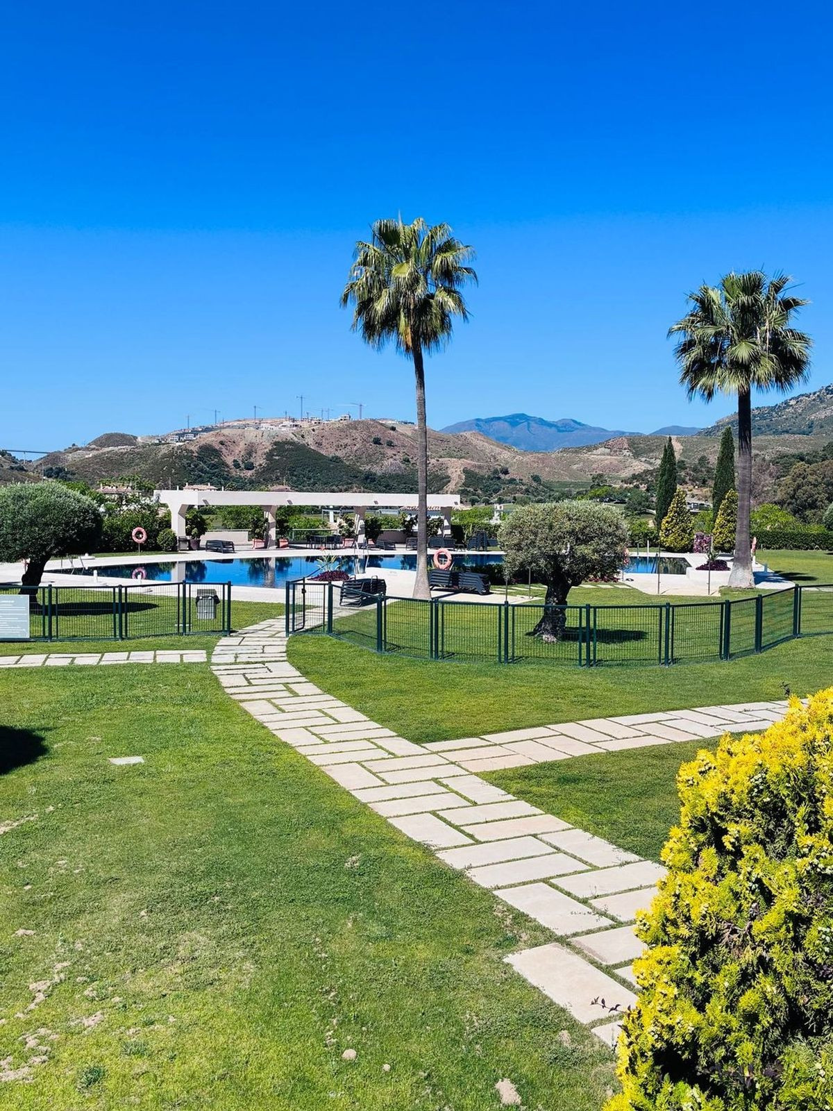 3 Bed Apartment for sale in Benahavís Costa Del Sol, Málaga, Spain