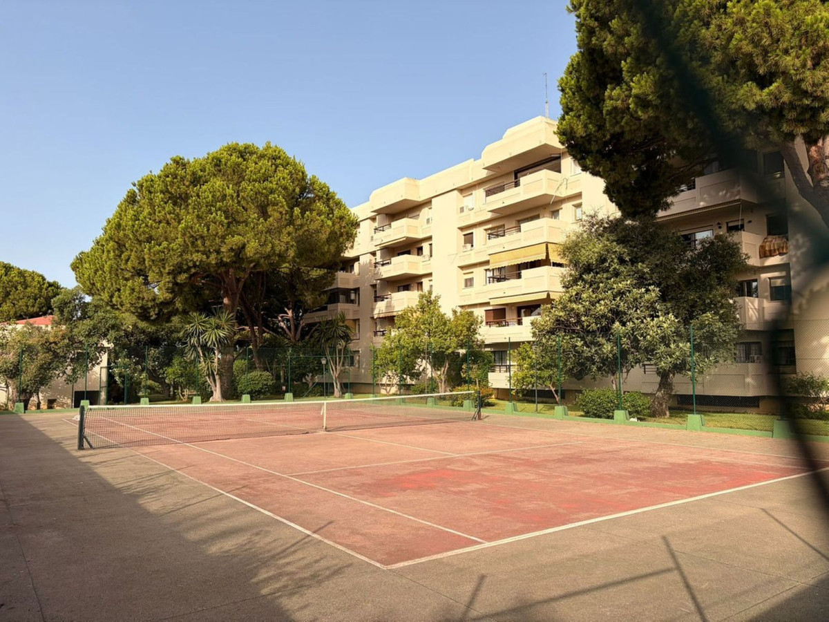 2 Bed Apartment for sale in Marbella Costa Del Sol, Málaga, Spain