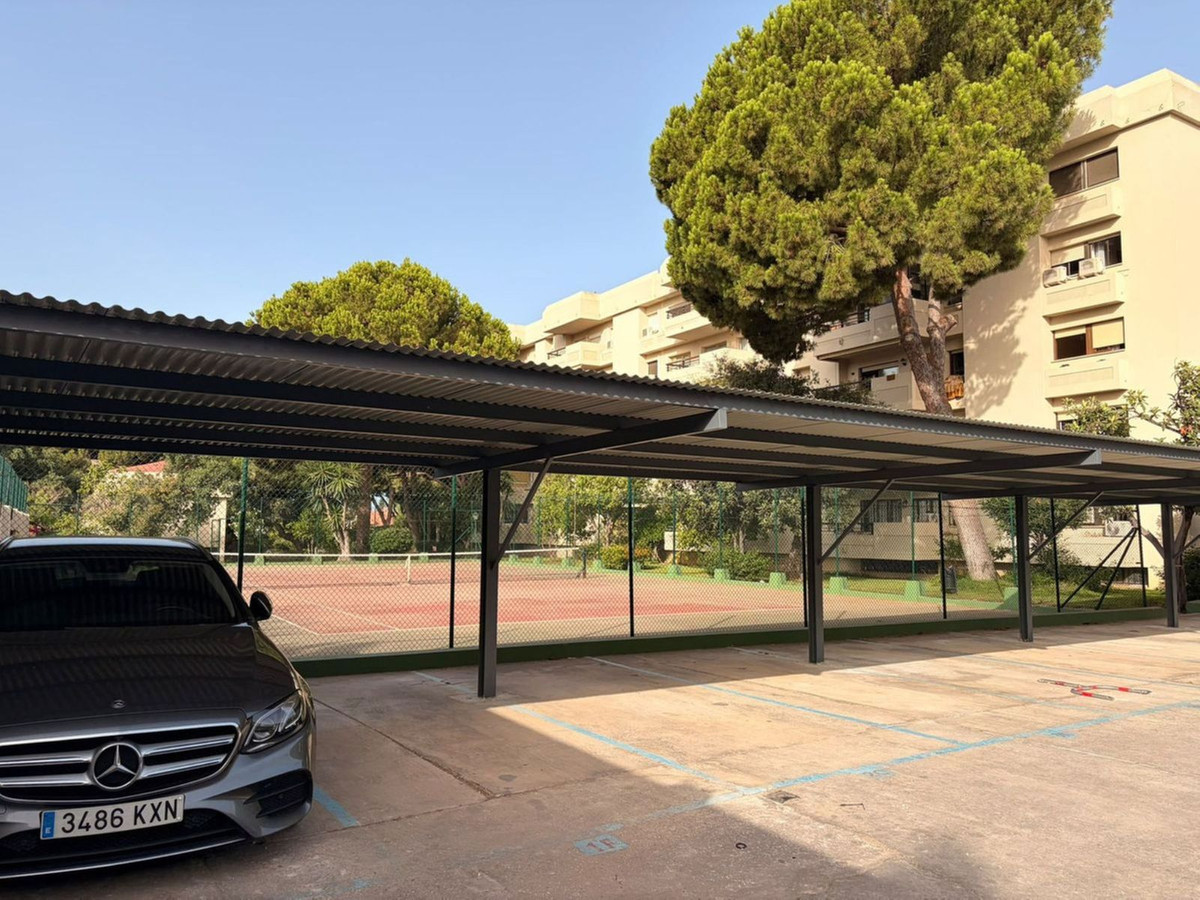 2 Bed Apartment for sale in Marbella Costa Del Sol, Málaga, Spain