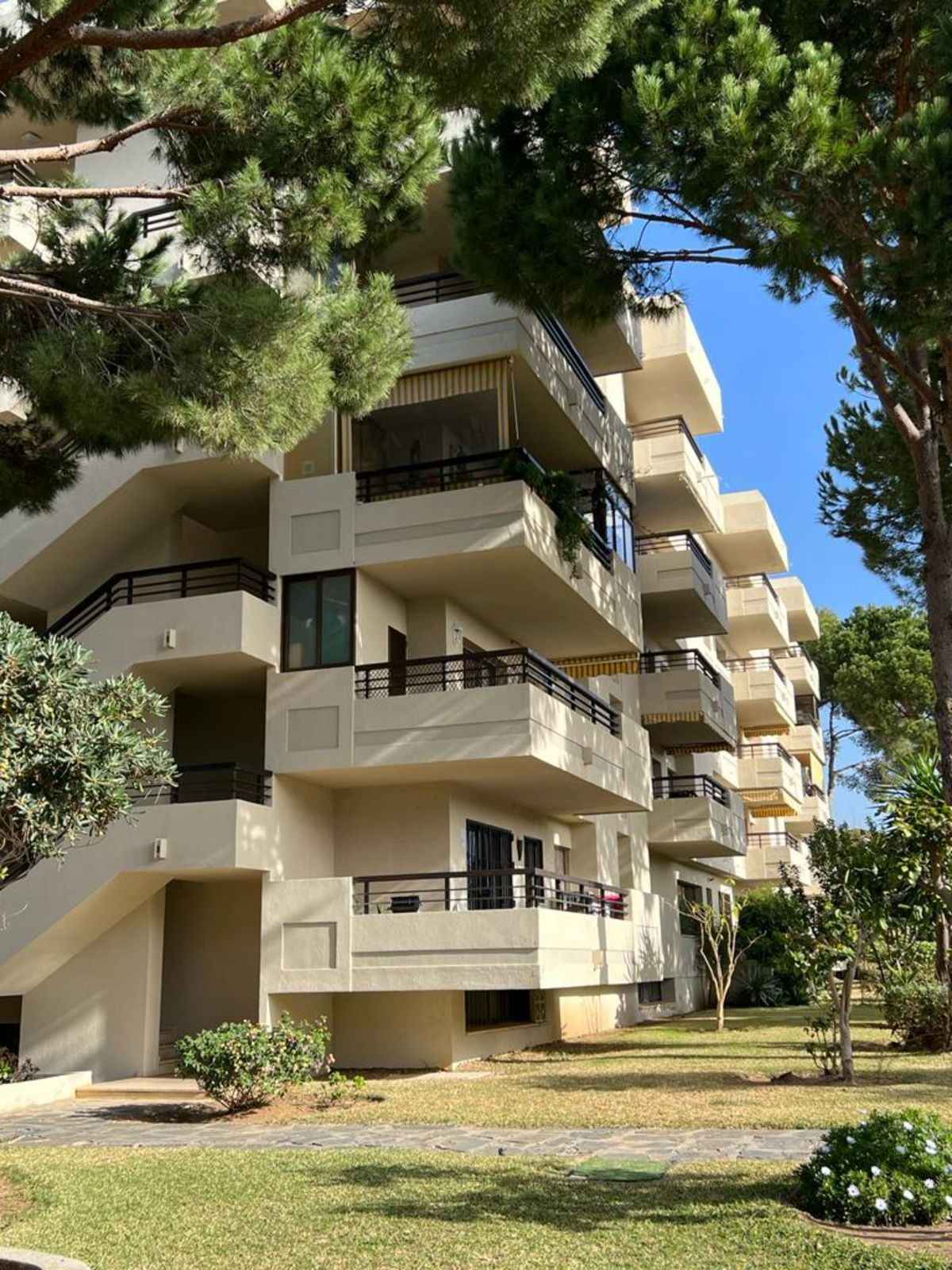 2 Bed Apartment for sale in Marbella Costa Del Sol, Málaga, Spain