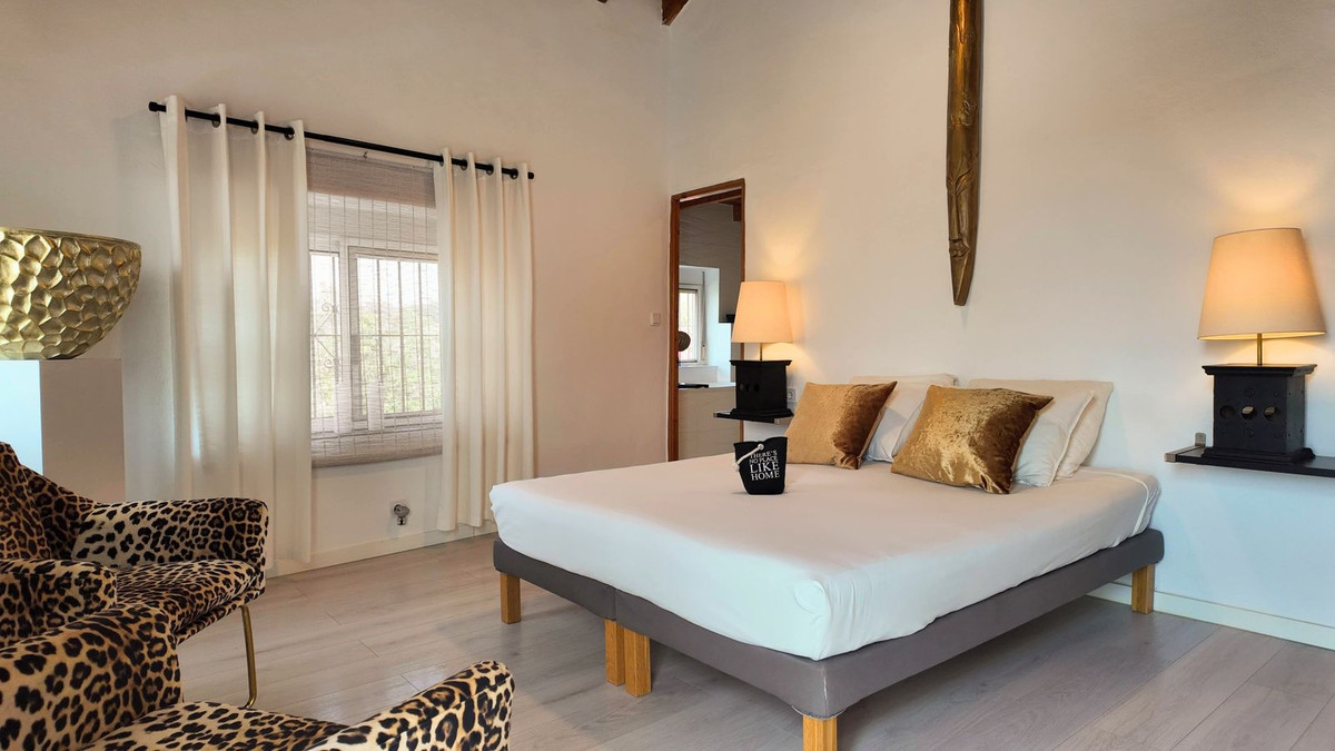 5 Bed Townhouse for sale in Alhaurín El Grande Costa Del Sol, Málaga, Spain