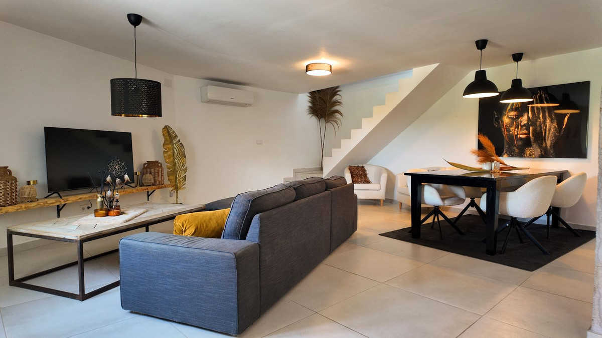 5 Bed Townhouse for sale in Alhaurín El Grande Costa Del Sol, Málaga, Spain