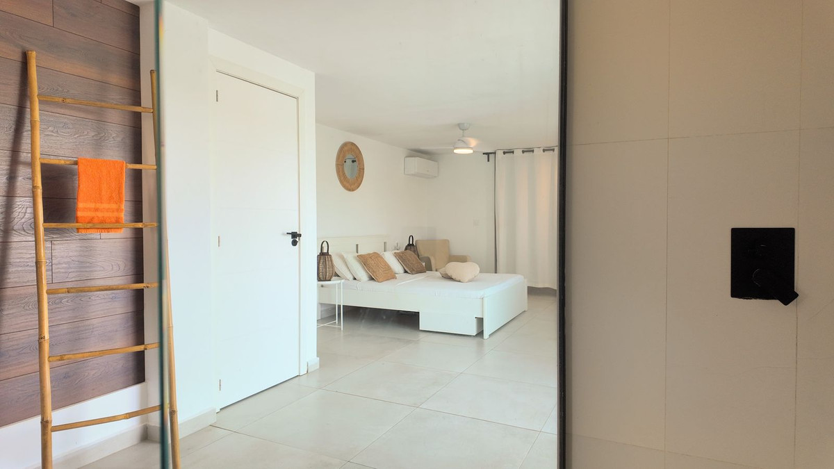 5 Bed Townhouse for sale in Alhaurín El Grande Costa Del Sol, Málaga, Spain