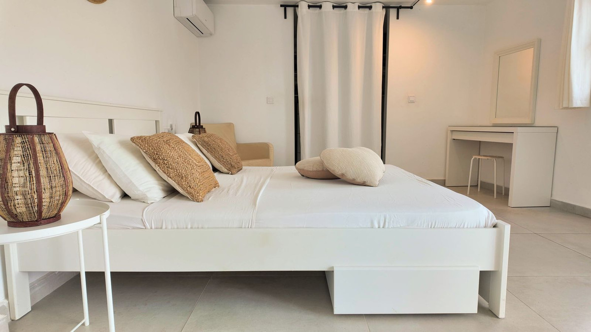 5 Bed Townhouse for sale in Alhaurín El Grande Costa Del Sol, Málaga, Spain