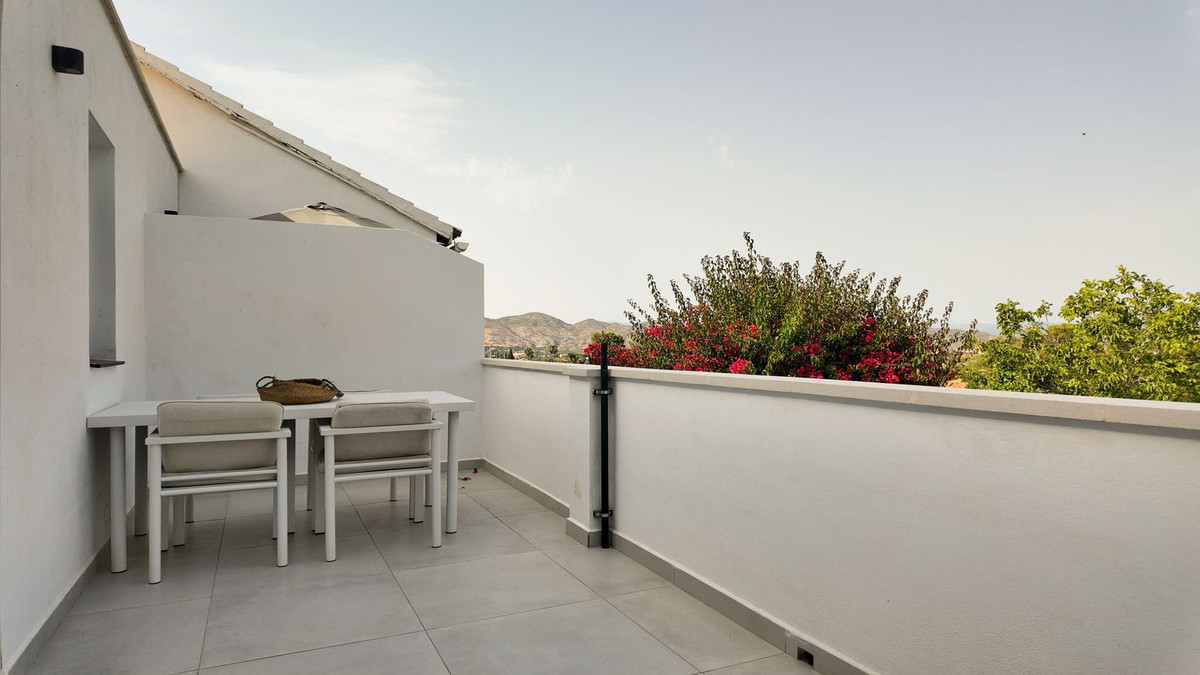 5 Bed Townhouse for sale in Alhaurín El Grande Costa Del Sol, Málaga, Spain