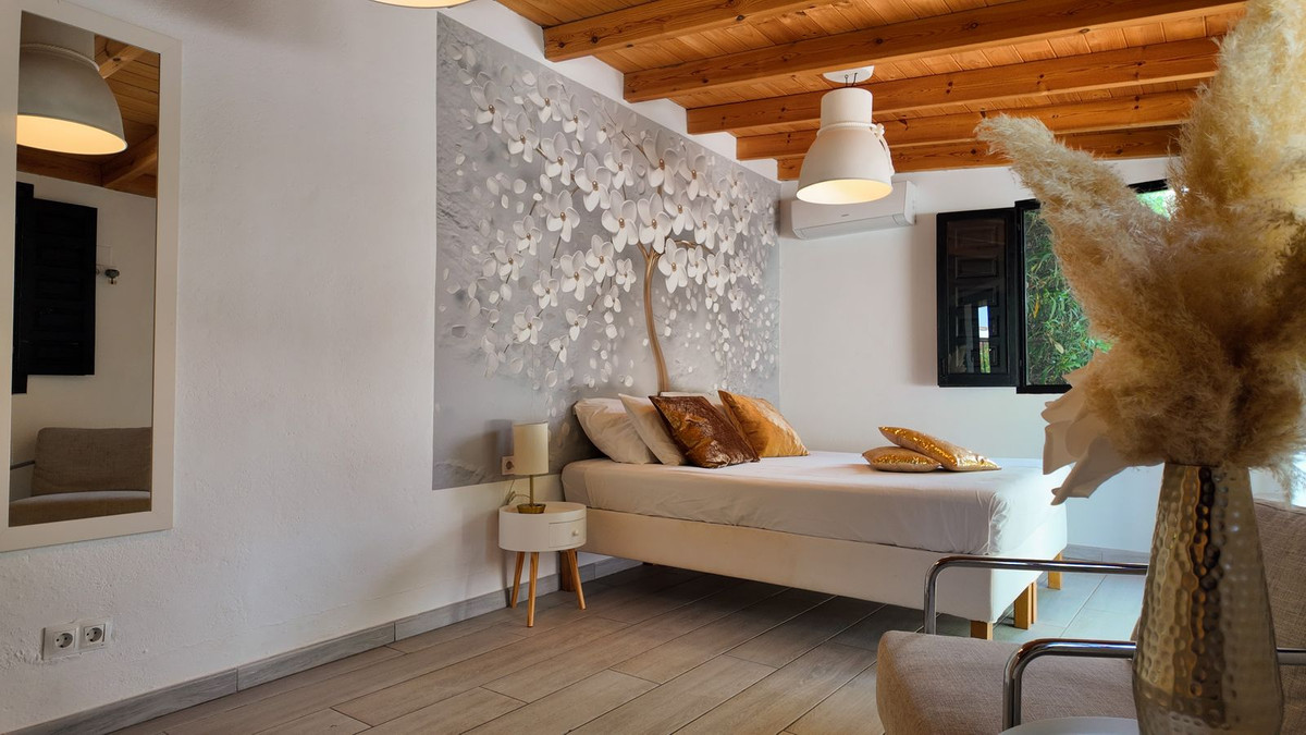 5 Bed Townhouse for sale in Alhaurín El Grande Costa Del Sol, Málaga, Spain