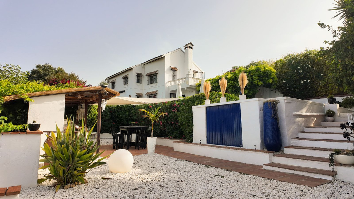 5 Bed Townhouse for sale in Alhaurín El Grande Costa Del Sol, Málaga, Spain