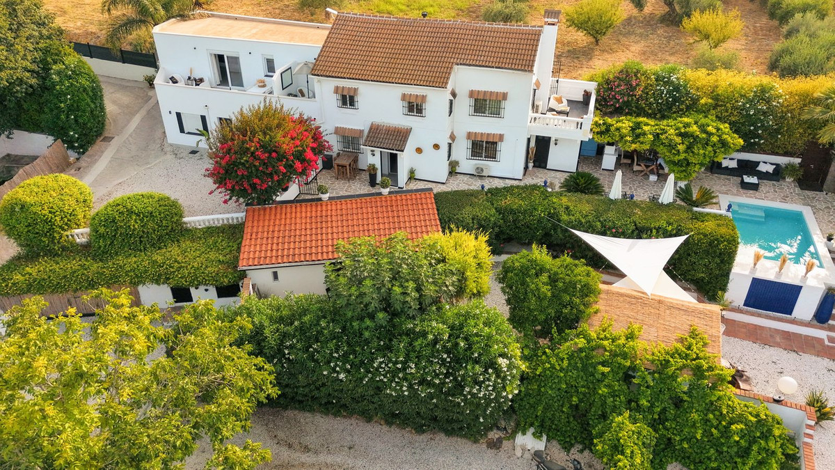5 Bed Townhouse for sale in Alhaurín El Grande Costa Del Sol, Málaga, Spain