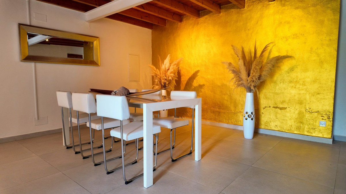 5 Bed Townhouse for sale in Alhaurín El Grande Costa Del Sol, Málaga, Spain