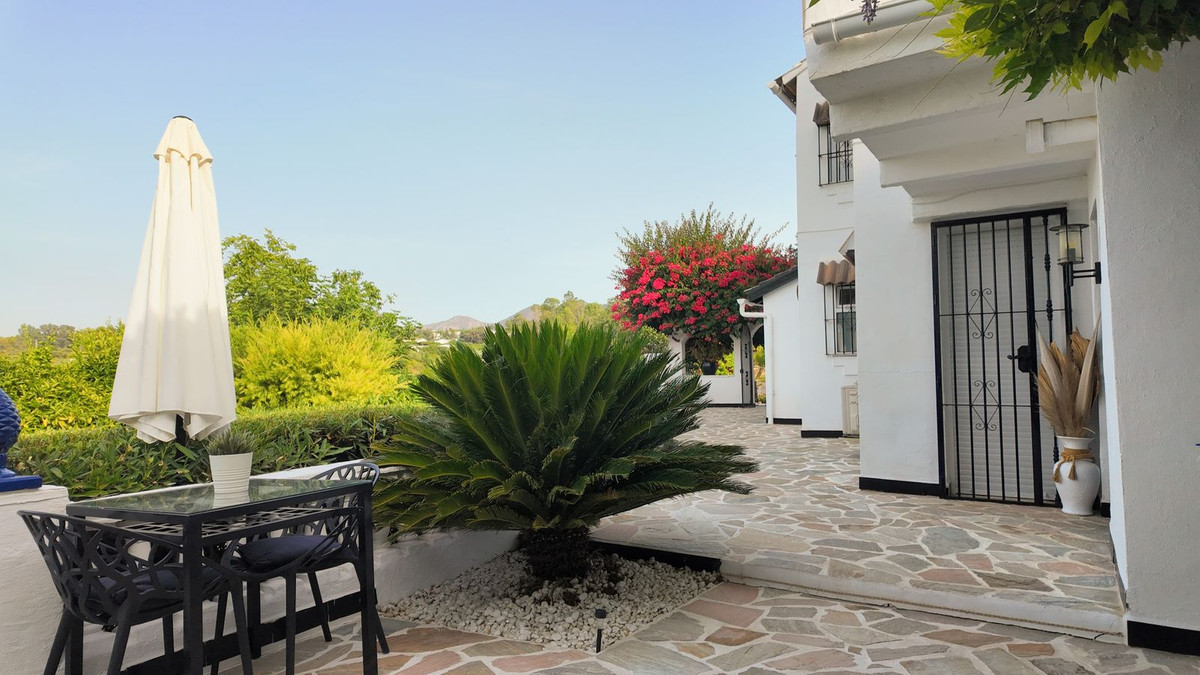 5 Bed Townhouse for sale in Alhaurín El Grande Costa Del Sol, Málaga, Spain