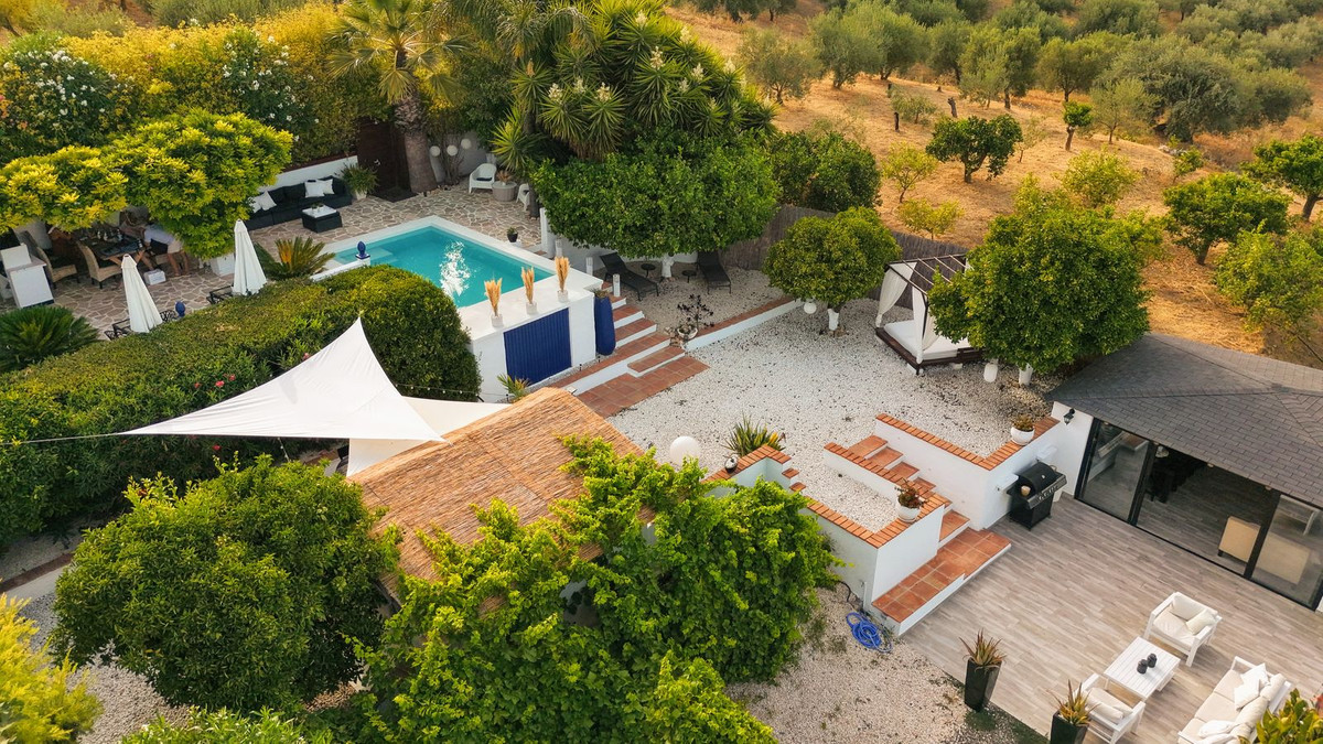 5 Bed Townhouse for sale in Alhaurín El Grande Costa Del Sol, Málaga, Spain