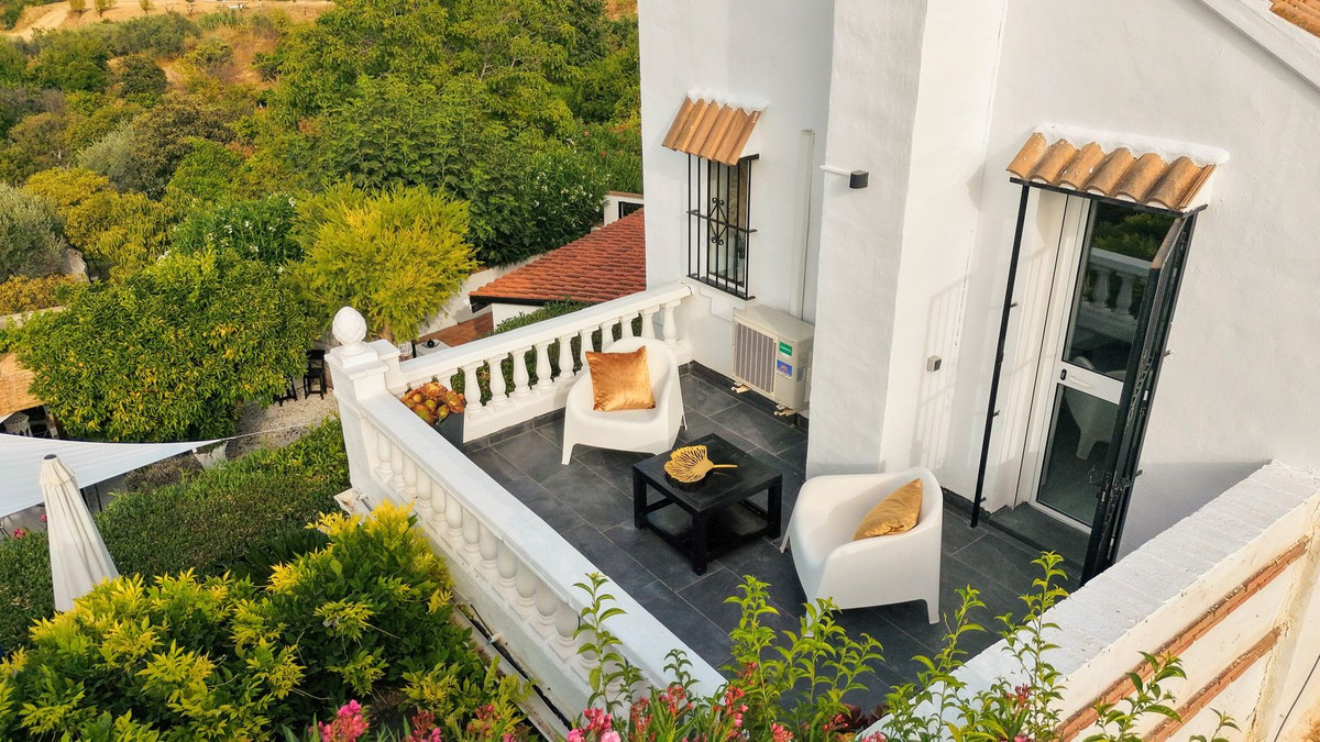 5 Bed Townhouse for sale in Alhaurín El Grande Costa Del Sol, Málaga, Spain