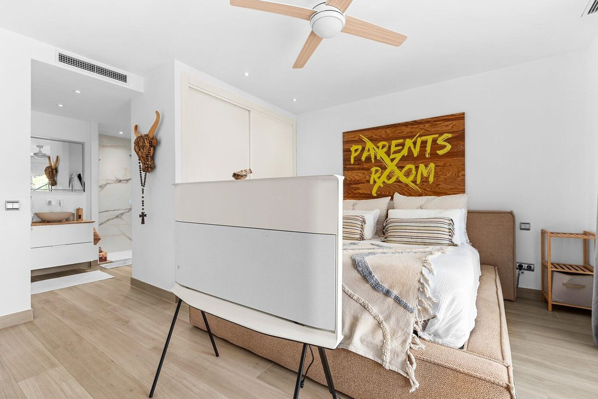 3 Bed Apartment for sale in La Quinta Costa Del Sol, Málaga, Spain