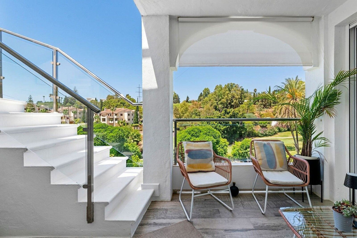 3 Bed Apartment for sale in La Quinta Costa Del Sol, Málaga, Spain