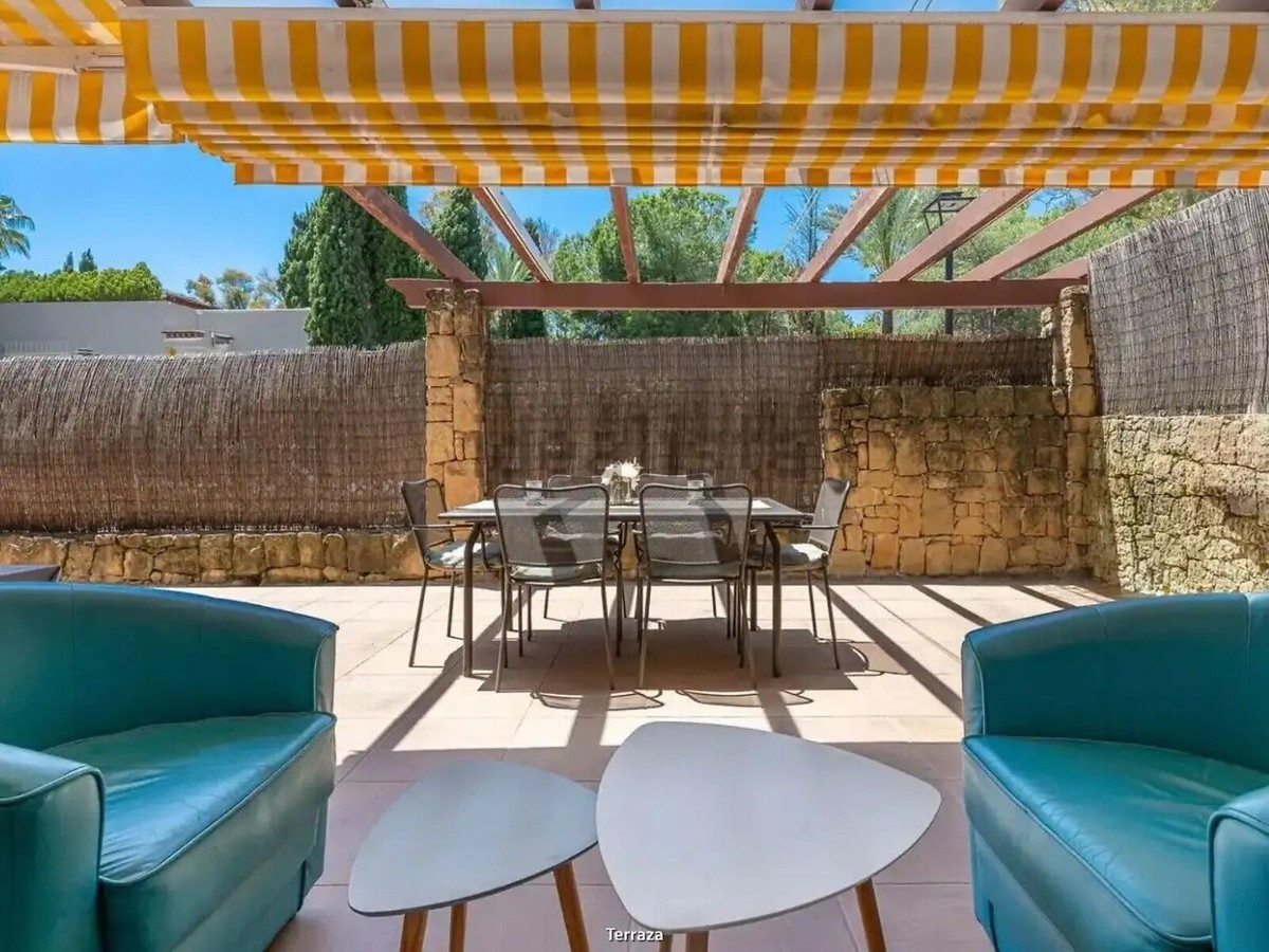 2 Bed Apartment for sale in The Golden Mile Costa Del Sol, Málaga, Spain