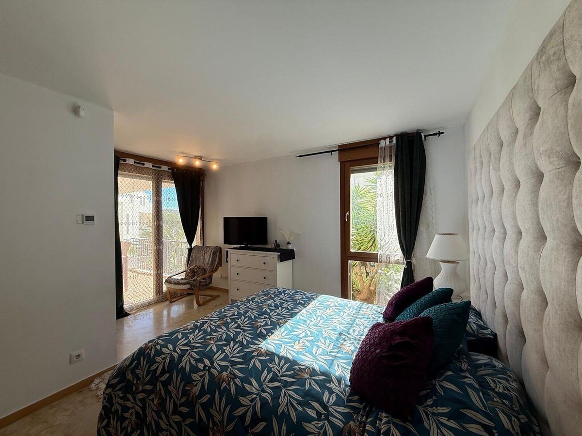 Se vende Apartamento Planta Media de 3 dormitorios en Costa Del Sol, Málaga, España