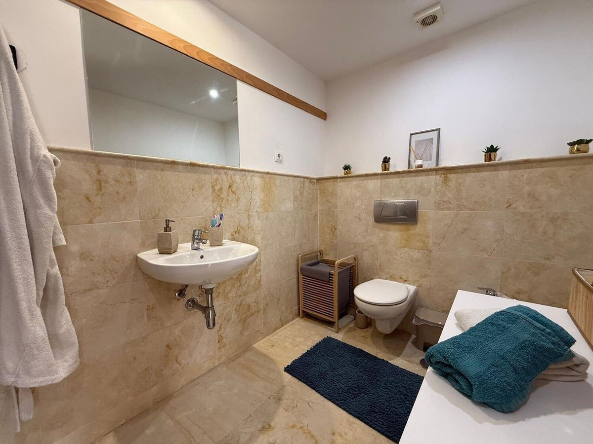 Se vende Apartamento Planta Media de 3 dormitorios en Costa Del Sol, Málaga, España