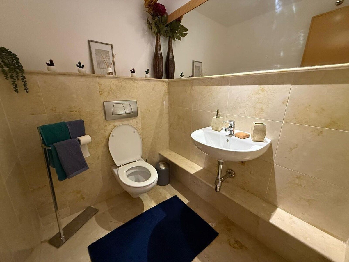 Se vende Apartamento Planta Media de 3 dormitorios en Costa Del Sol, Málaga, España