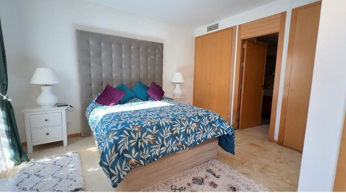 Se vende Apartamento Planta Media de 3 dormitorios en Costa Del Sol, Málaga, España