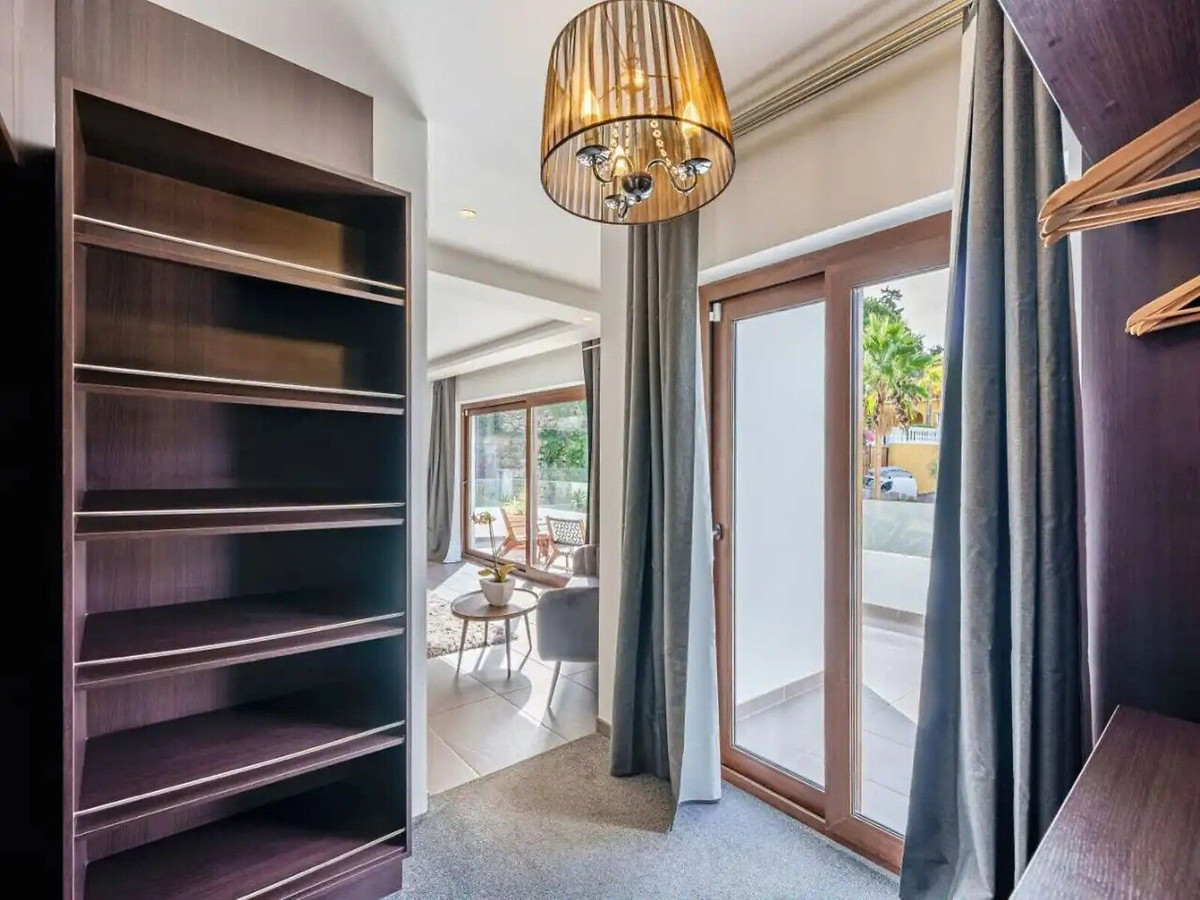 5 Bed Townhouse for sale in El Rosario Costa Del Sol, Málaga, Spain
