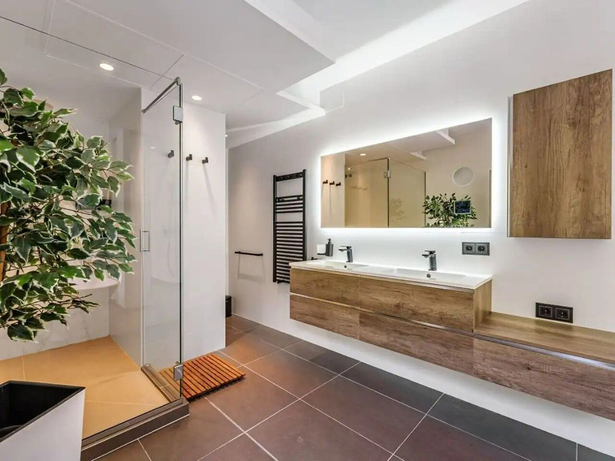5 Bed Townhouse for sale in El Rosario Costa Del Sol, Málaga, Spain