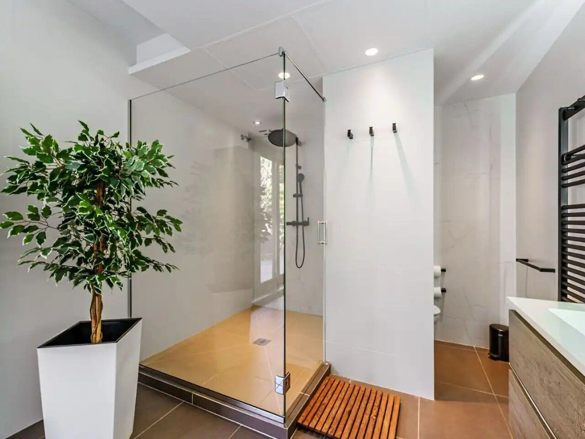 5 Bed Townhouse for sale in El Rosario Costa Del Sol, Málaga, Spain