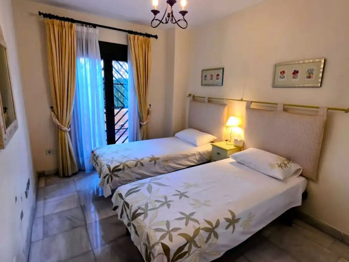 3 Bed Apartment for sale in Estepona Costa Del Sol, Málaga, Spain
