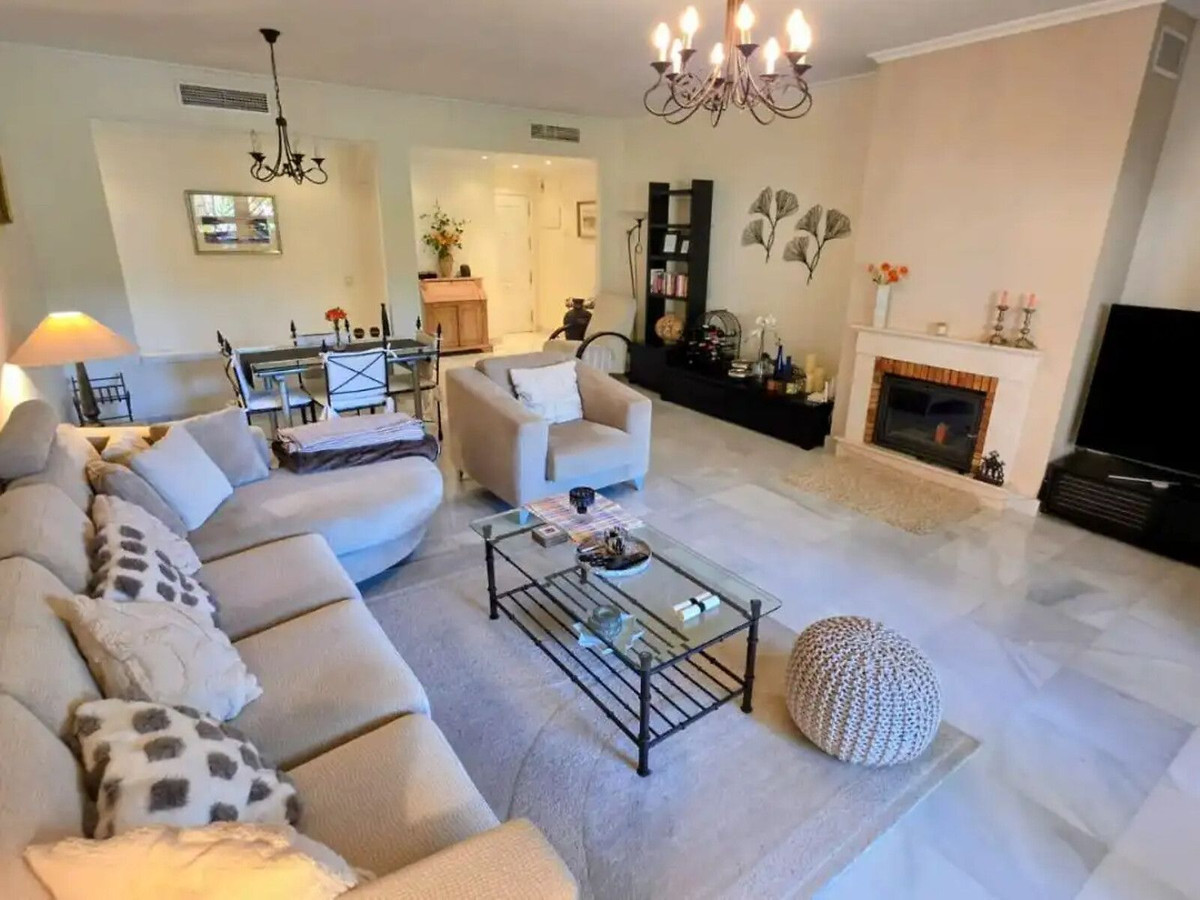 3 Bed Apartment for sale in Estepona Costa Del Sol, Málaga, Spain
