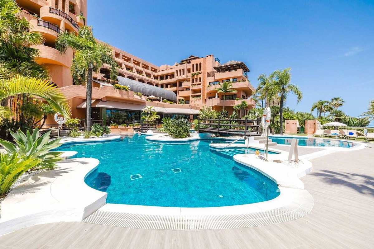 2 Bed Apartment for sale in Estepona Costa Del Sol, Málaga, Spain