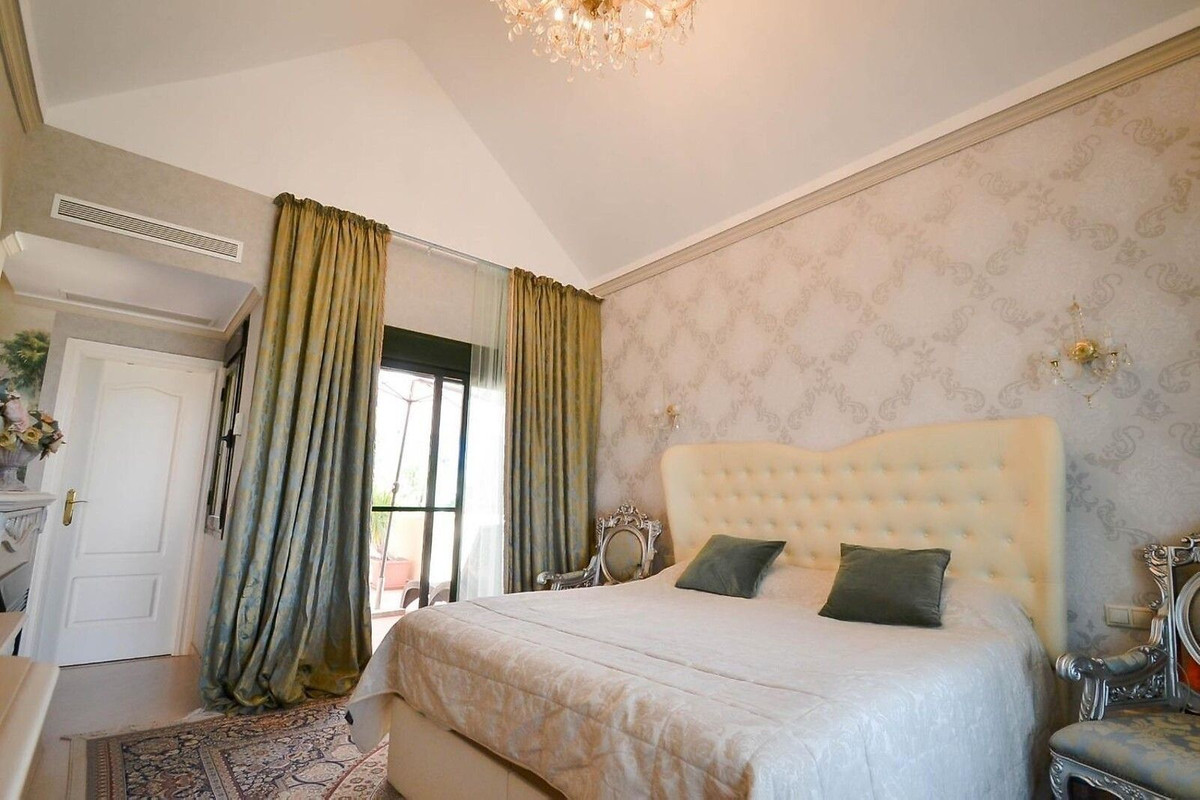 3 Bed Apartment for sale in Estepona Costa Del Sol, Málaga, Spain