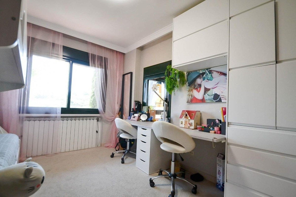 3 Bed Apartment for sale in Estepona Costa Del Sol, Málaga, Spain