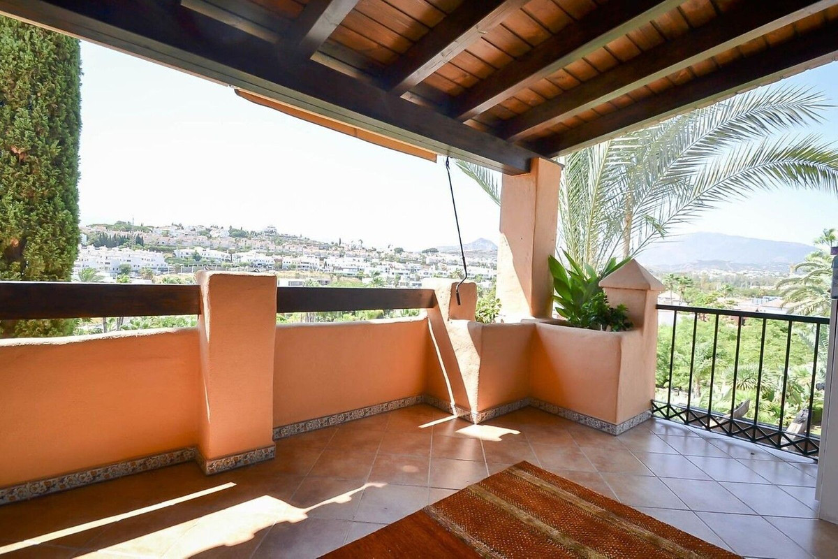 3 Bed Apartment for sale in Estepona Costa Del Sol, Málaga, Spain