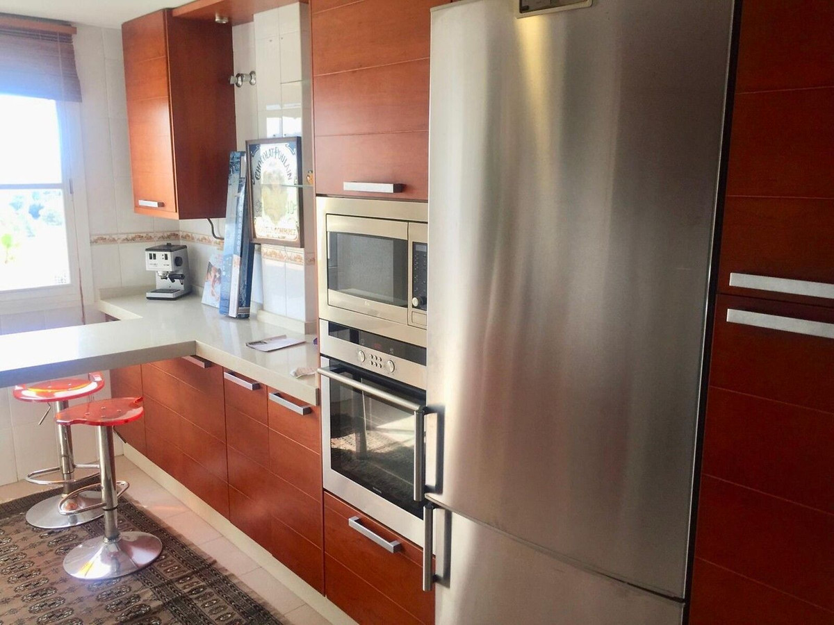 2 Bed Apartment for sale in Estepona Costa Del Sol, Málaga, Spain